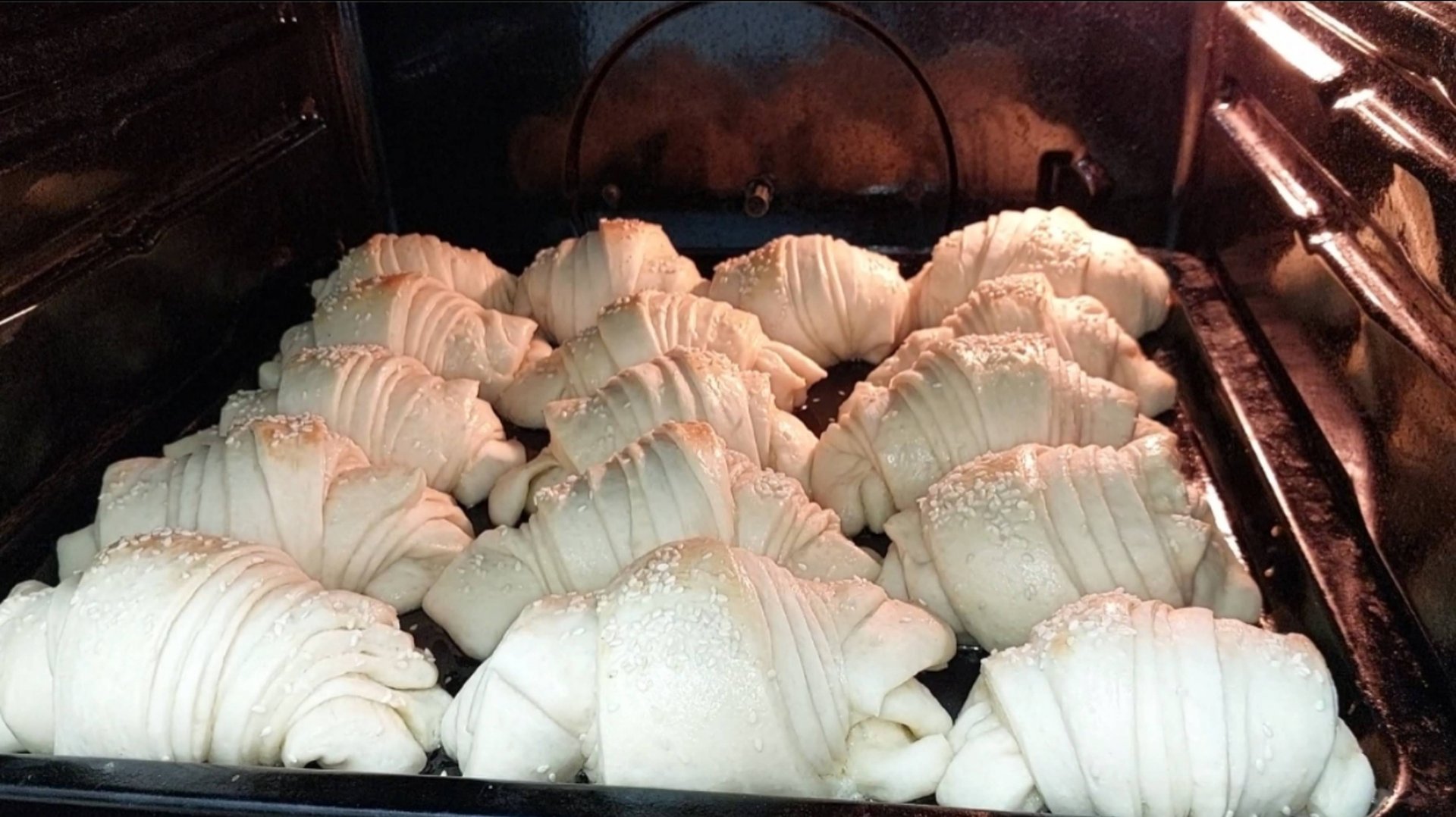 Вот как надо готовить Самые Вкусные БУЛОЧКИ! Тесто воздушное как Пух‼ смотреть онлайн