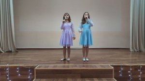 " Две половинки"    Дуэт Петрова Елизавета и Петрова Мария      вокальный ансамбль Радуга звука.