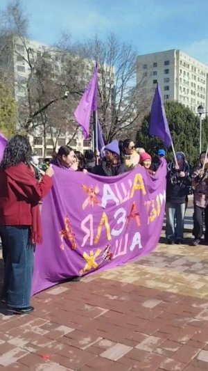 8 марта в Бишкеке. Фемки натравили полицию на активиста антифем движения в Кыргызстане