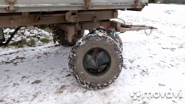 МтЗ -82.1 вожу навоз, замена камеры на телеге. смотреть онлайн