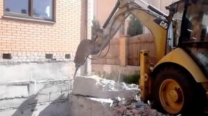 CAT 428E. Гидромолот. Демонтажные работы, снос строений.