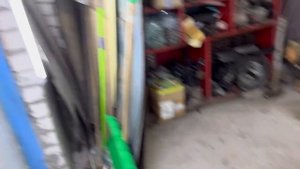 Утепление щелей гаражных ворот.