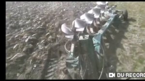 Мтз 3022 с плугом ппо-8-40 пашет глину