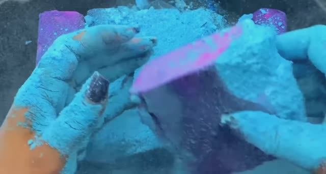 ASMR мел яркий, хрустящий 💙💛💚💜 смотреть онлайн