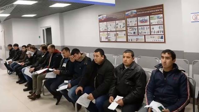 В Подмосковье с 1 января 2018 года Подорожает патент для мигрантов смотреть онлайн