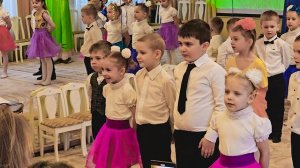 Весенний праздник в детском саду. Концерт в детском саду на 8 марта. Поздравление мам и бабушек.