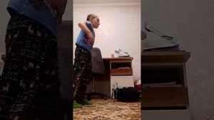 учу танцевать