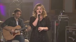 Kelly Clarkson - Because Of You (Walmart Soundcheck 2009)