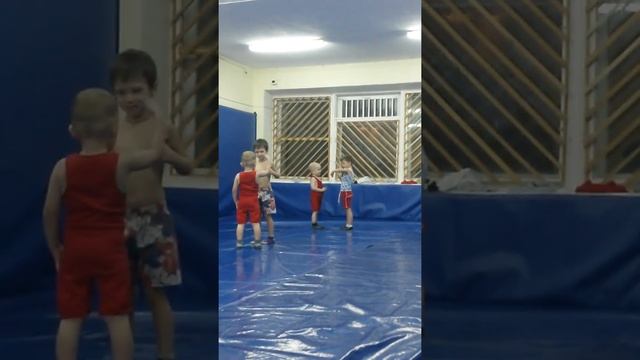 Борьба. До турнира за кубок Деда Мороза 15 недели