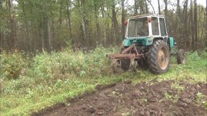 вспашка на ЮМЗ последнего участка под картошку