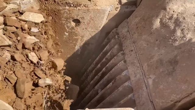 Строительство, дробление щебёнки
