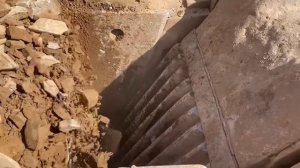 Строительство, дробление щебёнки