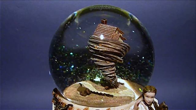Стеклянный музыкальный шар "Элли и Тотошка" смотреть онлайн