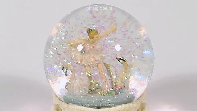 Стеклянный снежный шар Лебединое озеро смотреть онлайн