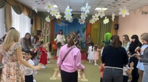 8 марта. Танец с мамами