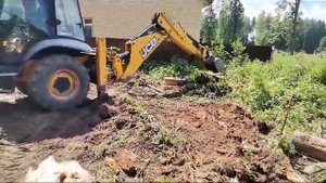 Удаление пней и корней деревьев экскаватором-погрузчиком JCB от компании «Строй Логистик Групп»