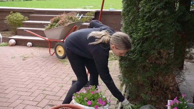 УРА 🎉 ОБУСТРОИЛИ ТЕРРАСУ 🥳 мебель, цветы, декор смотреть онлайн