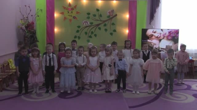 "Весеннее приключение колобка" Праздник с мамами.