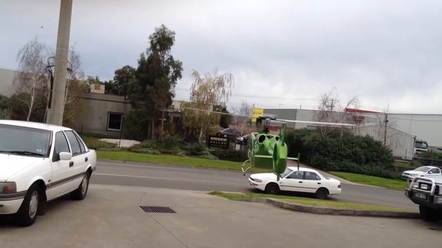 very dangerous hover in carpark with very large turbine rc heli смотреть онлайн