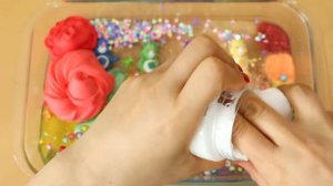 Играем в слайм! Смешиваем «радужные» тени для век и макияж, детали, блёстки в слайм!