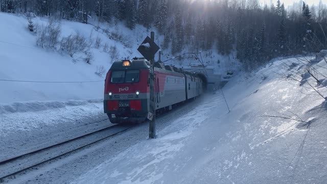 Зимняя поездка на перегон "Щетинкино - Кошурниково" - Трасса "Абакан - Тайшет" | Железная дорога смотреть онлайн