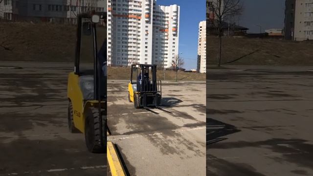Тест-драйв вилочного автопогрузчика MITSUBI с двигателем Xinchai N490BPG.