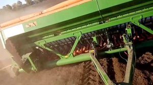 Посевная озимой пшеницы на тракторах мтз 1221 тропик