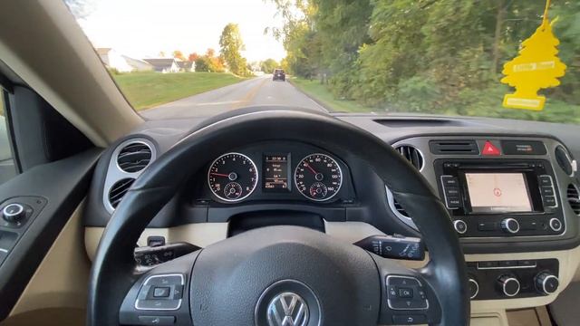 2011 VW Tiguan 4Motion 63k test drive смотреть онлайн