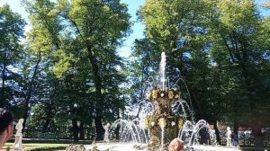 Россия: приятная прогулка по Летнему Саду в Санкт-Петербургу (продолжение)