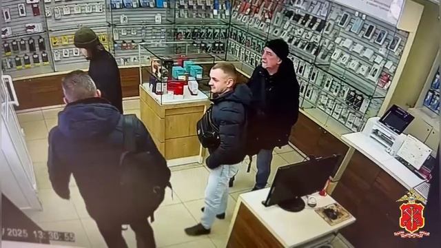 Полиция уличила работника салона сотовой связи в Кировске Ленобласти в продаже данных об абонентах