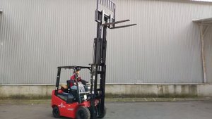 Видеообзор дизельного погрузчика OXLIFT CPCD15-XCK2 (H) 3м, 1,5т