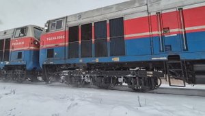 ТЭ33А-0005 И ТЭ33А-0124 С ГРУЗОВЫМ ПОЕЗДОМ. УСТЬ-КАМЕНОГОРСК