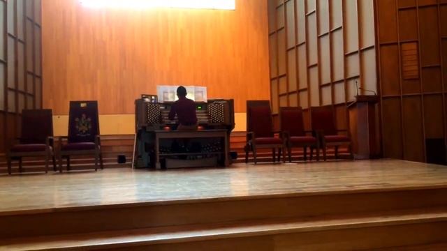 Bach Toccata and Fugue in D minor by Bill Zhai at Wickenden Chapel Tabor Academy смотреть онлайн