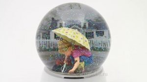 Стеклянный шар "Летний дождь.(Девочка с котёнком)".