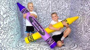 Влад и Ники КОРМЯТ животных в ЗООПАРКЕ! Видео для детей.