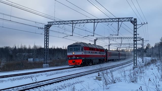 Тепловоз ТЭП70-0084 с поездом №217/218, перегон Антропшино - Павловск