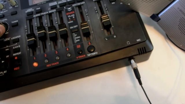 BOSS BR-532 Digital Studio w/Smart Media Universal power supply +English manual смотреть онлайн