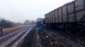 Уборка сахарной свёклы, тянем груженный камаз.