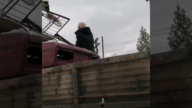 Работа на манипуляторе, воруем чермет😂на камазе. смотреть онлайн