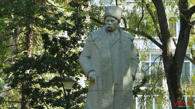 Вінниця у порівнянні з Хмельницьким