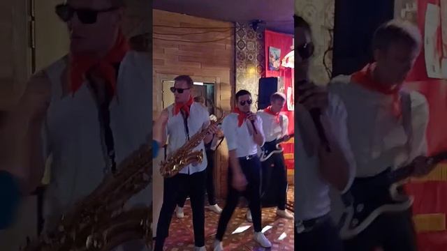В День 8 Марта!Я хочу, чтоб ты сказала, забирай меня скорей!#shorts-YOUTUBE