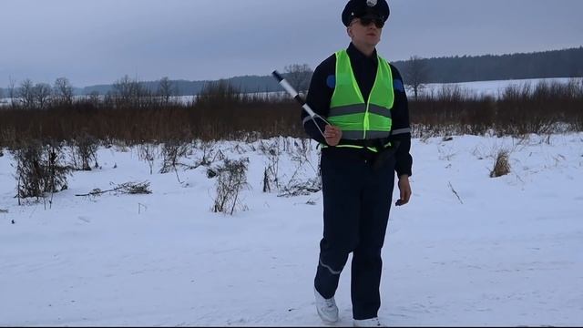 СИРЕНОГОЛОВЫЙ убежал Полицейский на синем тракторе поймал СИРЕНОГОЛОВОГО