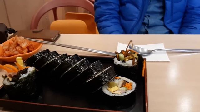 Korea Travel Vlog: Lunch in Yeouido Seoul South Korea