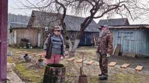 ПИЛА КОФЕ НА ТЕРРАСЕ, СВЯЗАЛА И ПОДПИСАЛА ЧЕРЕНКИ, А ЛЁШИК СОСТАВИЛ МНЕ КОМПАНИЮ.