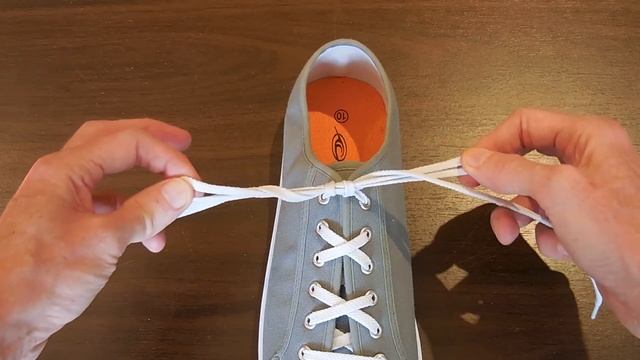 Ian's Secure Shoelace Knot tutorial – Professor Shoelace смотреть онлайн