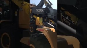 Фронтальный погрузчик XCMG LW300KN