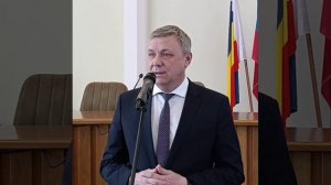 Глава администрации Азовского района Александр Палатный поздравил женщин Приазовья с 8 марта.