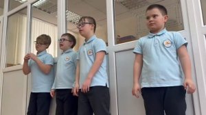 Ученики Школы Солнца поздравляют мамочек с 8 марта!