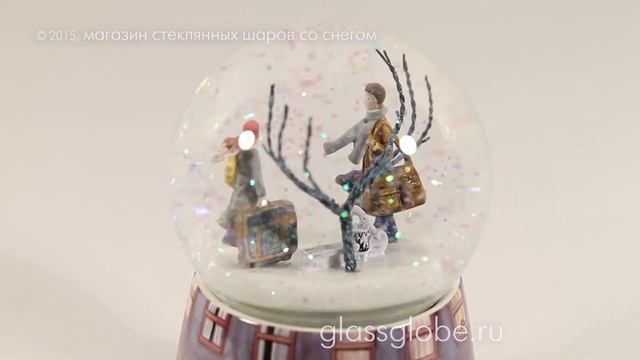 Стеклянный шар с блёстками "Двое". смотреть онлайн