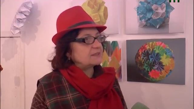 Оригамі по-українськи. В скансені відкрили персональну виставку Оксани Лібак.